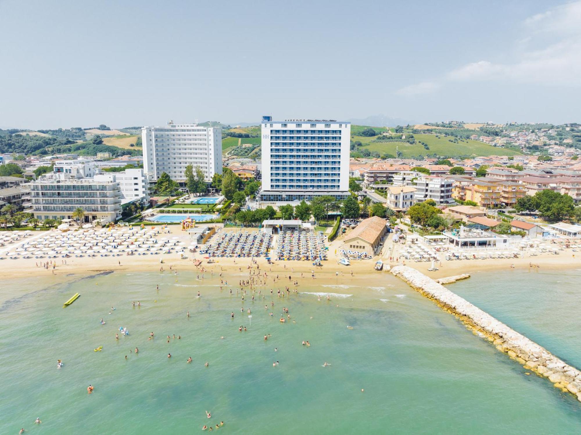 Hermitage Hotel Silvi Marina Buitenkant foto
