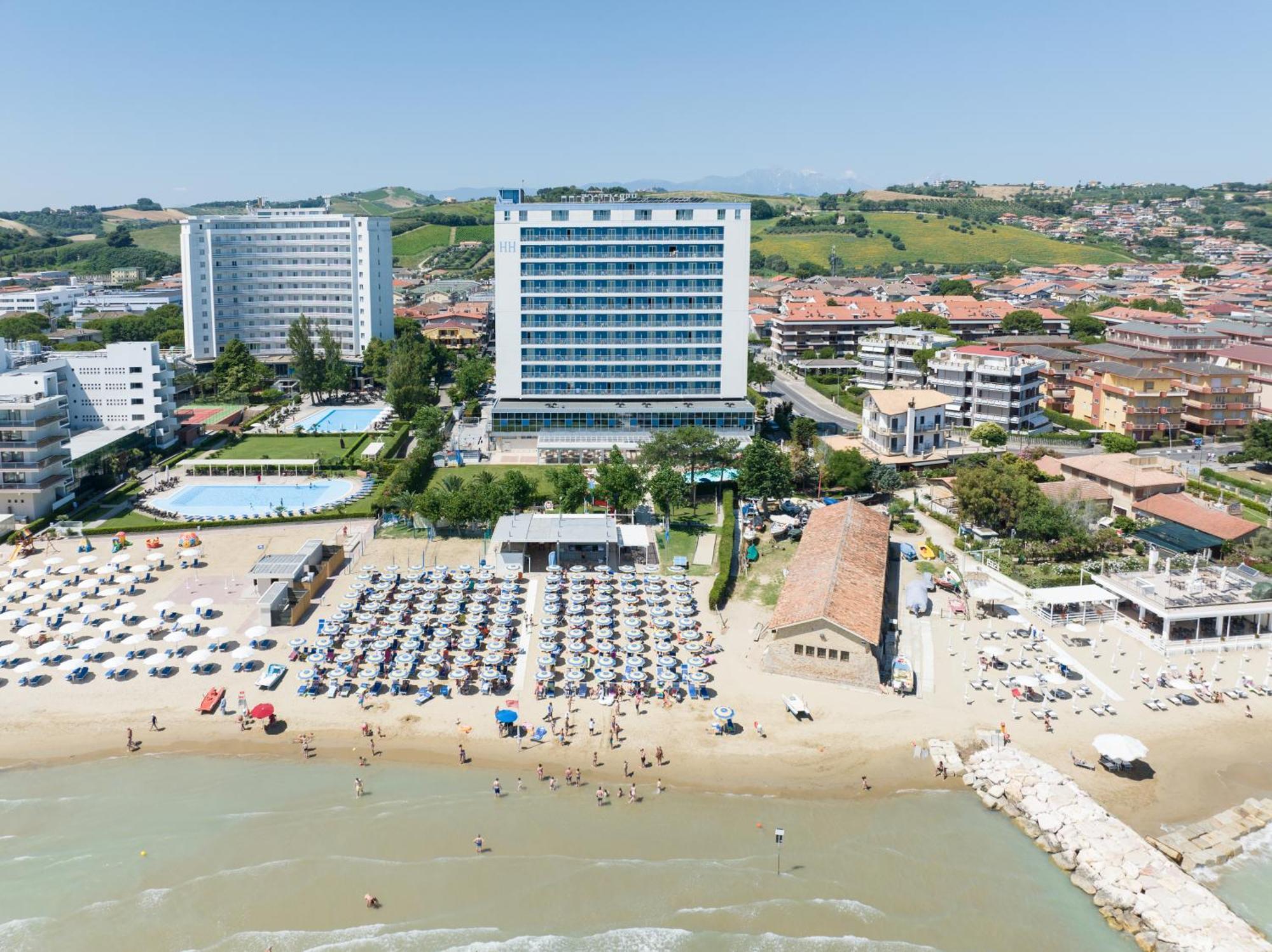 Hermitage Hotel Silvi Marina Buitenkant foto